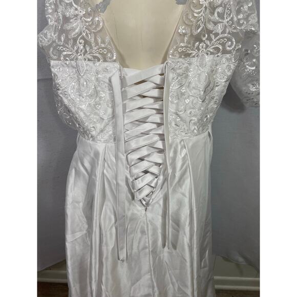 Wedding dress / white - Picture 5 of 16